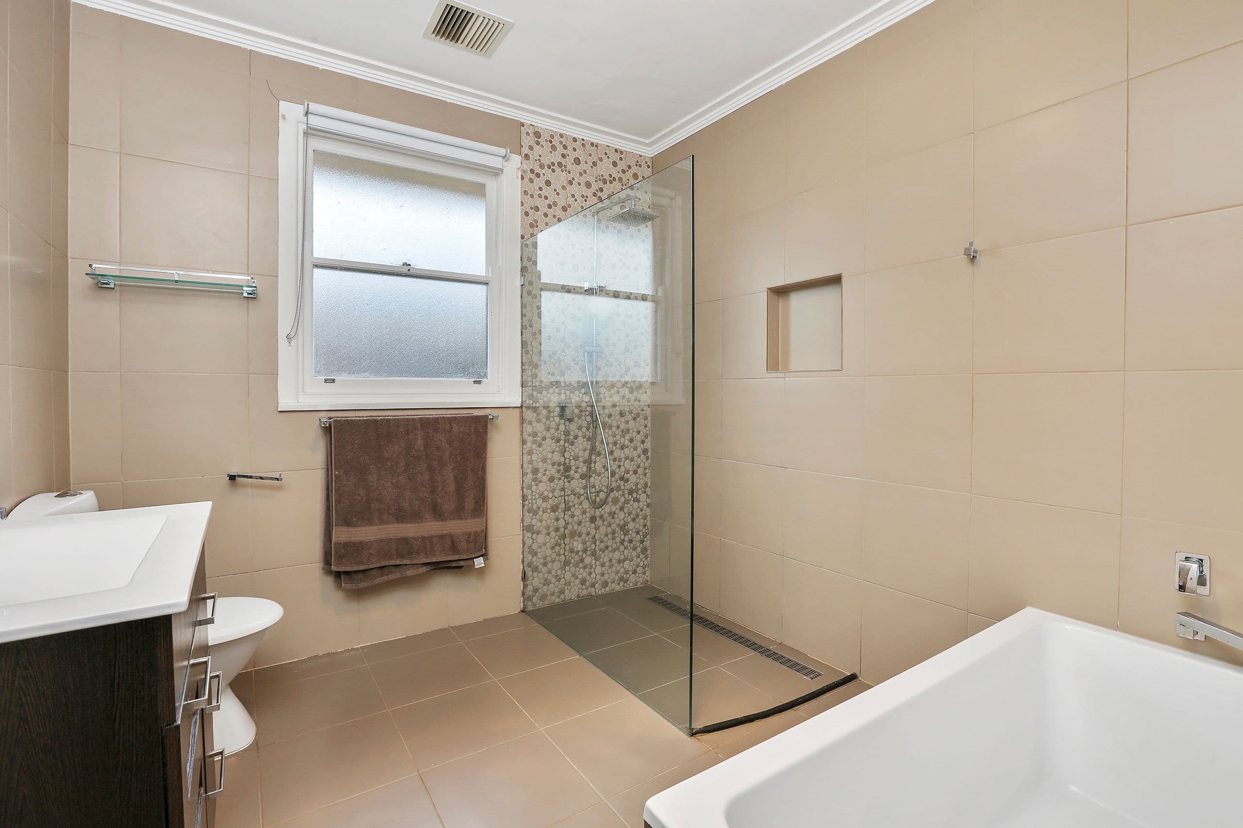 1 Kinther Court, Highton VIC 3216, Highton - Thumbnail 5