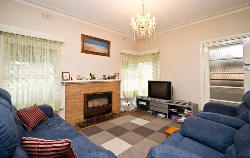16 Ibbottson Street, WATSONIA VIC 3087, Watsonia - Thumbnail 4