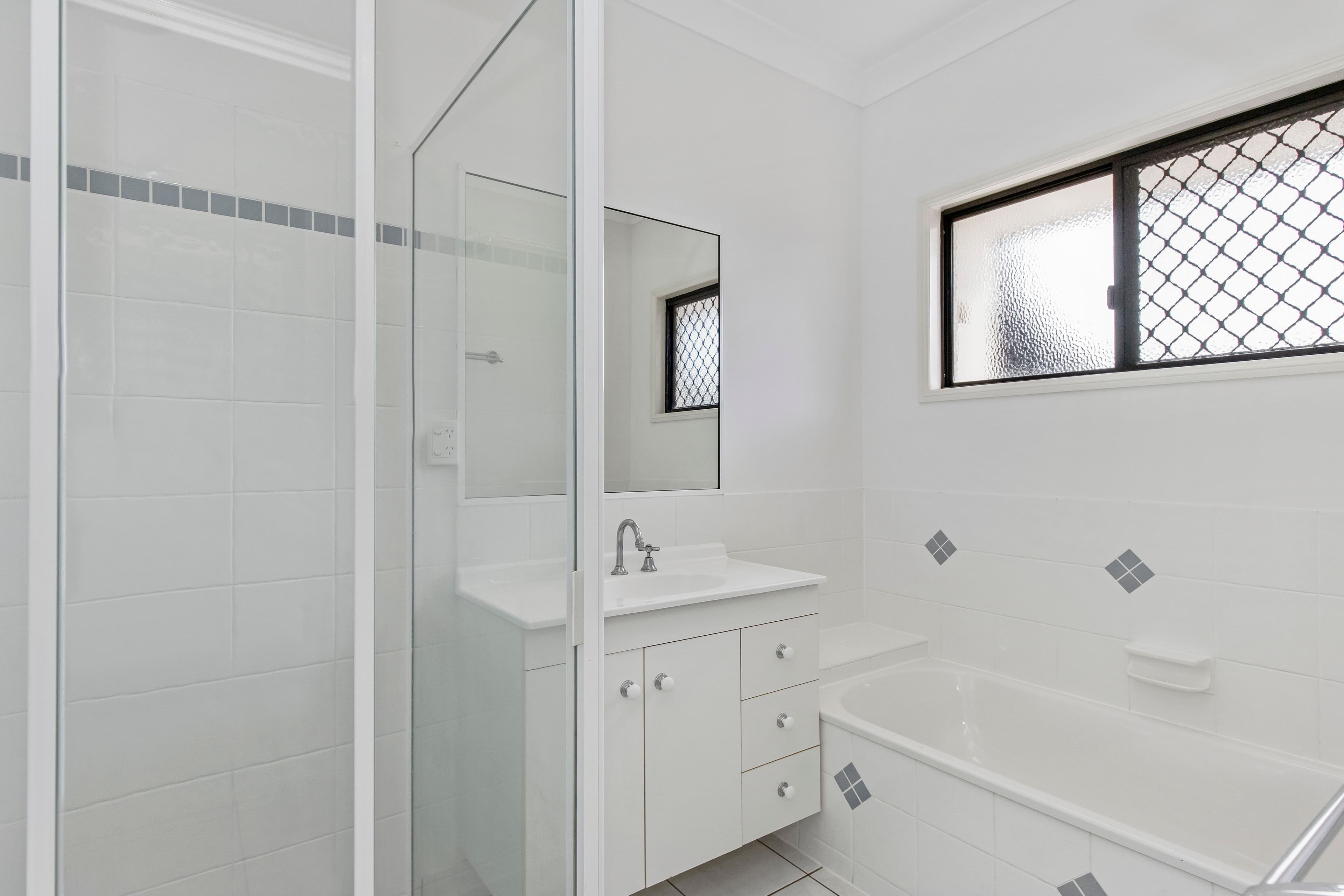 8 Chichester Avenue, Kirwan QLD 4817, Kirwan - Thumbnail 5