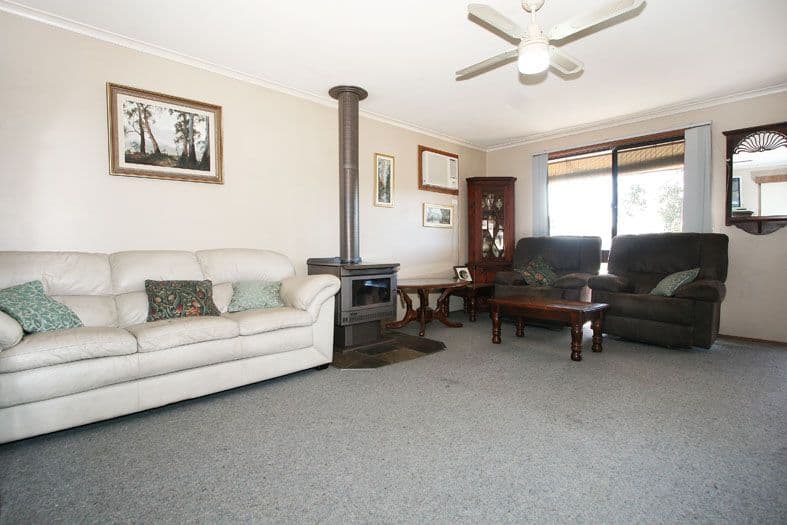 21 Penola Drive, SEVILLE VIC 3139, Seville - Thumbnail 4