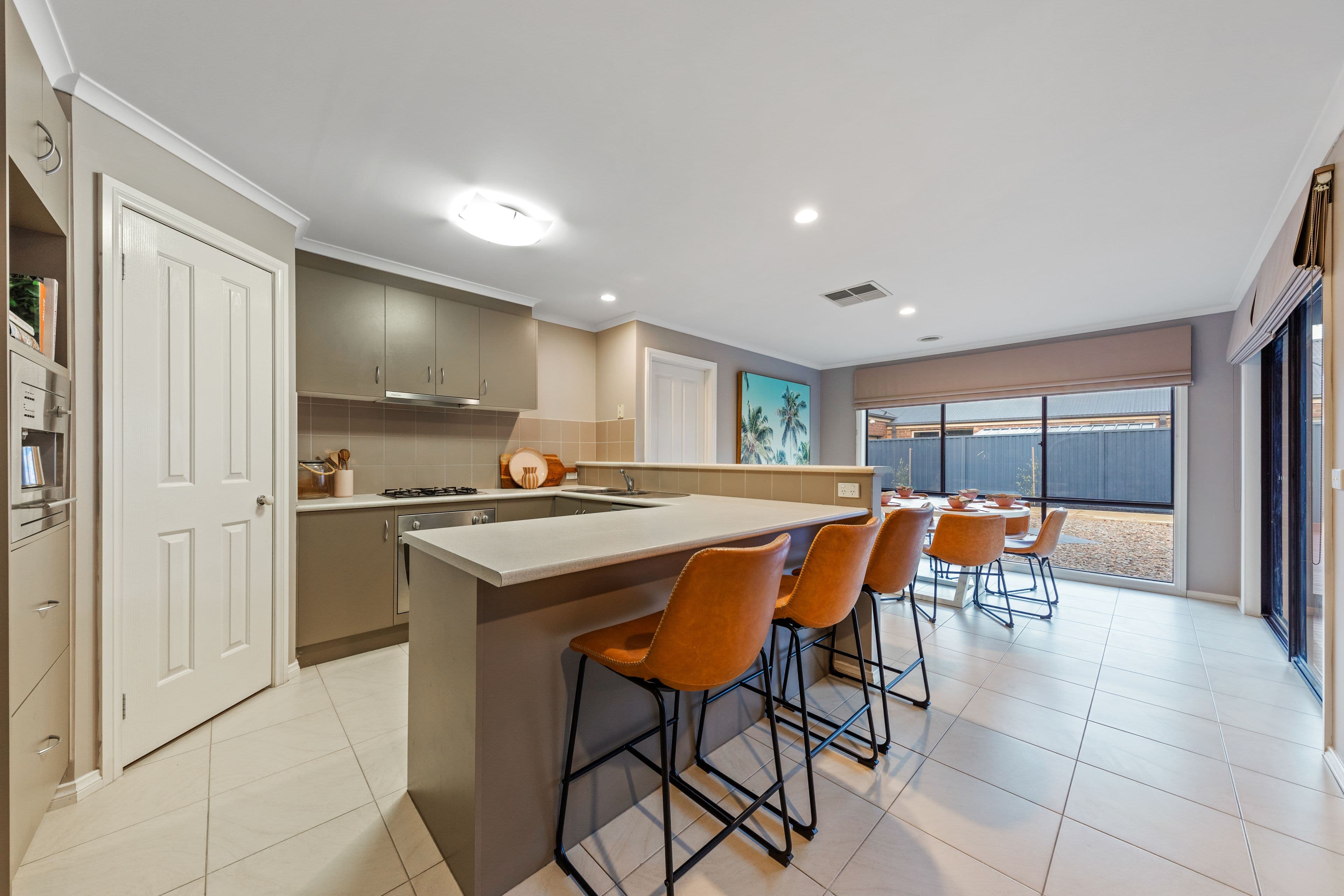 45 The Parkway, Pakenham VIC 3810, Pakenham - Thumbnail 3