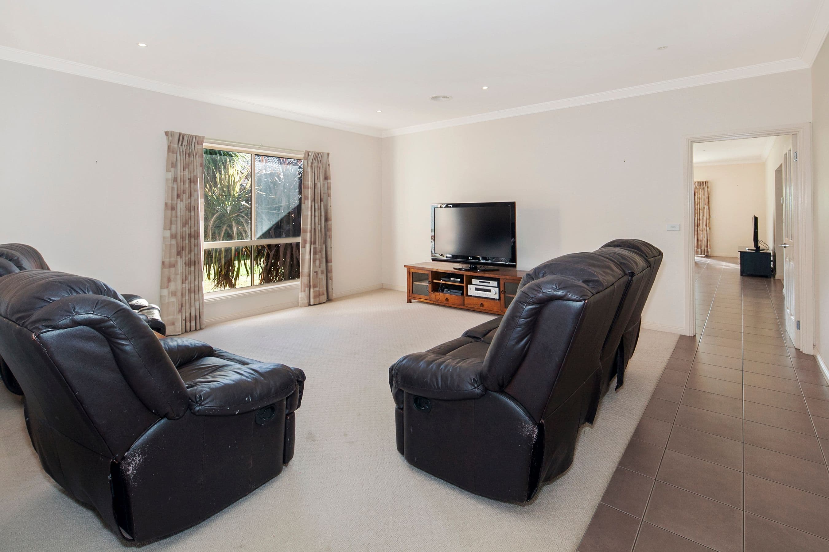 43 Dorset Drive, Alfredton VIC 3350, Alfredton - Thumbnail 2