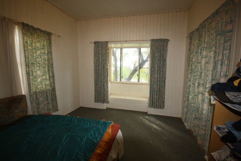 70 Stuart-Russell Street, MUNDUBBERA QLD 4626, Mundubbera - Thumbnail 3