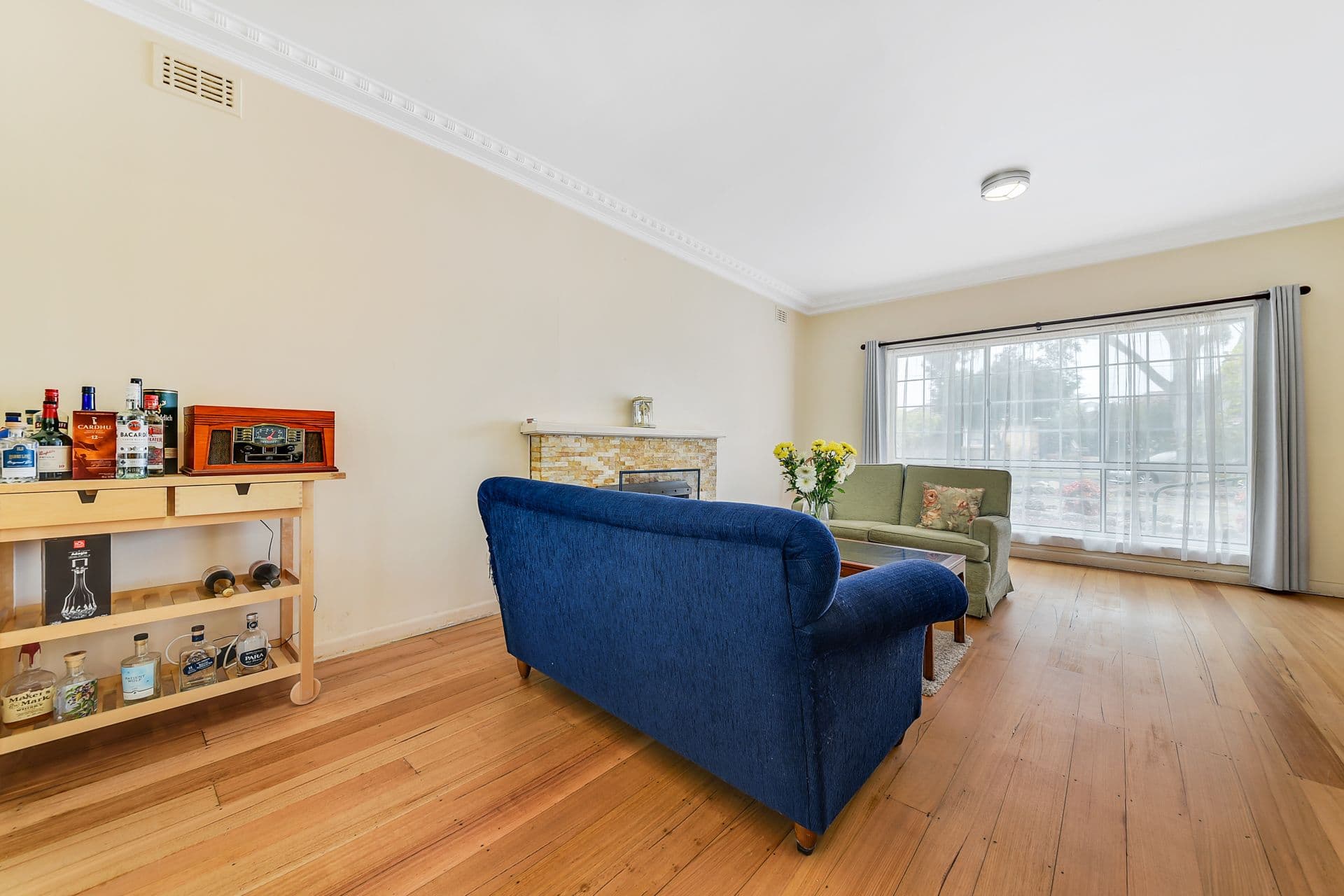 11 Winbourne Road, Mount Waverley VIC 3149, Mount Waverley - Thumbnail 3