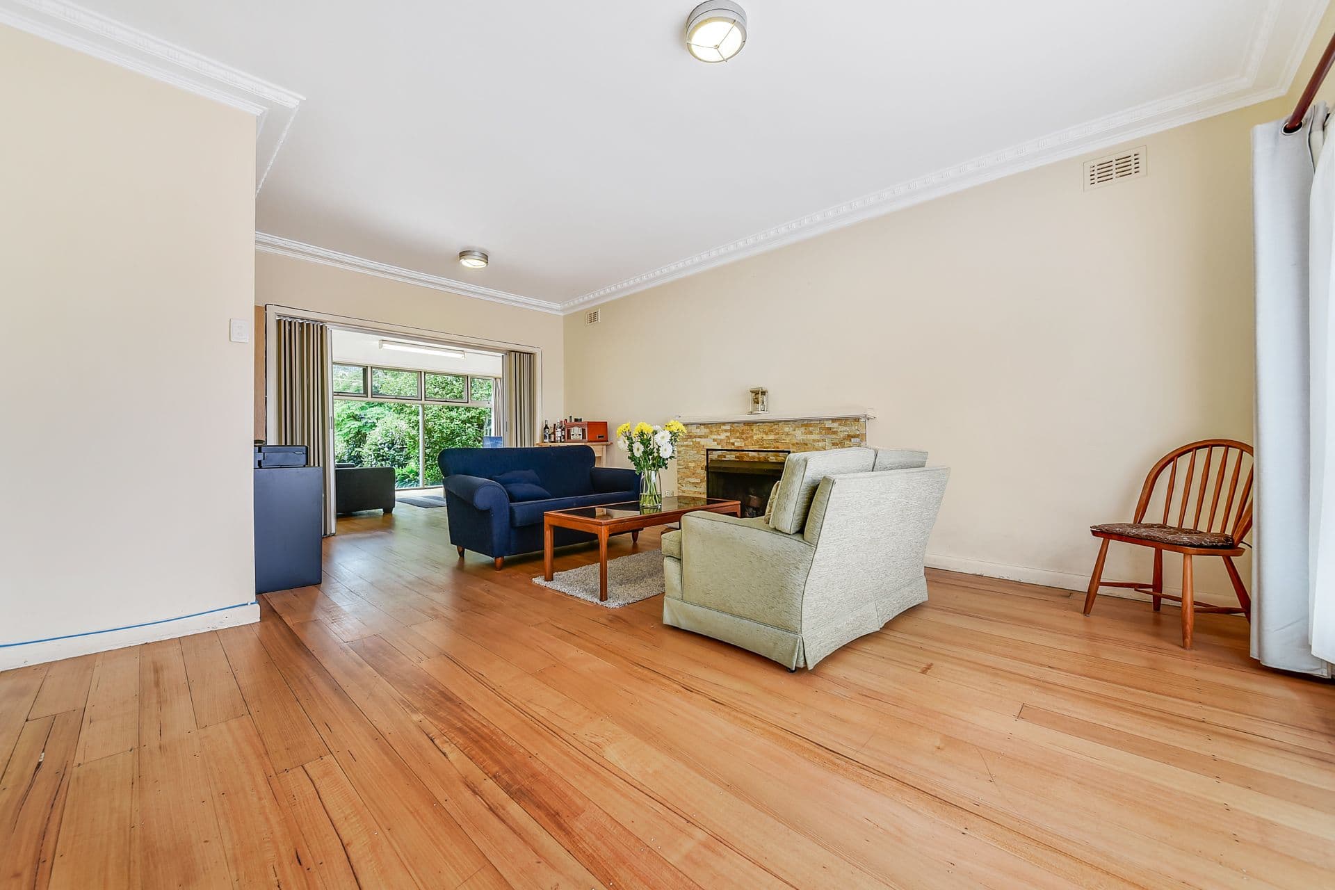 11 Winbourne Road, Mount Waverley VIC 3149, Mount Waverley - Thumbnail 4