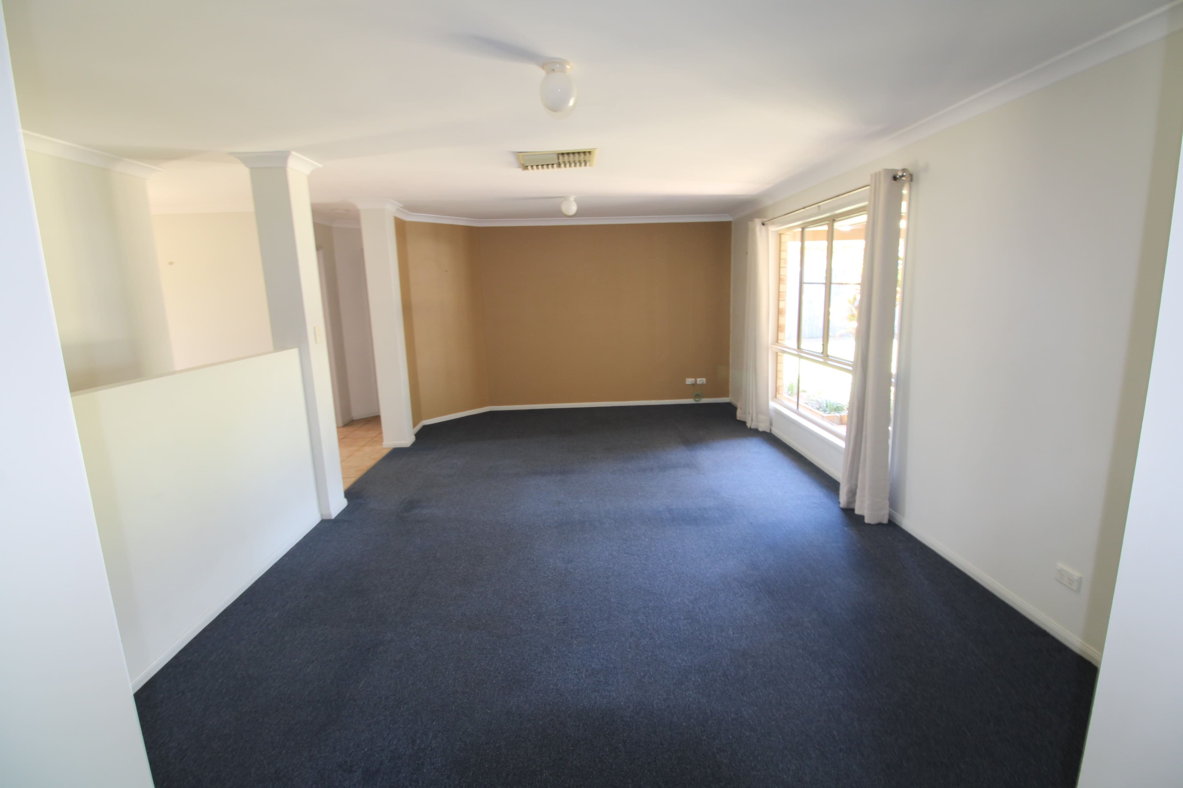 13 Whitchurch Road, Emerald QLD 4720, Emerald - Thumbnail 4