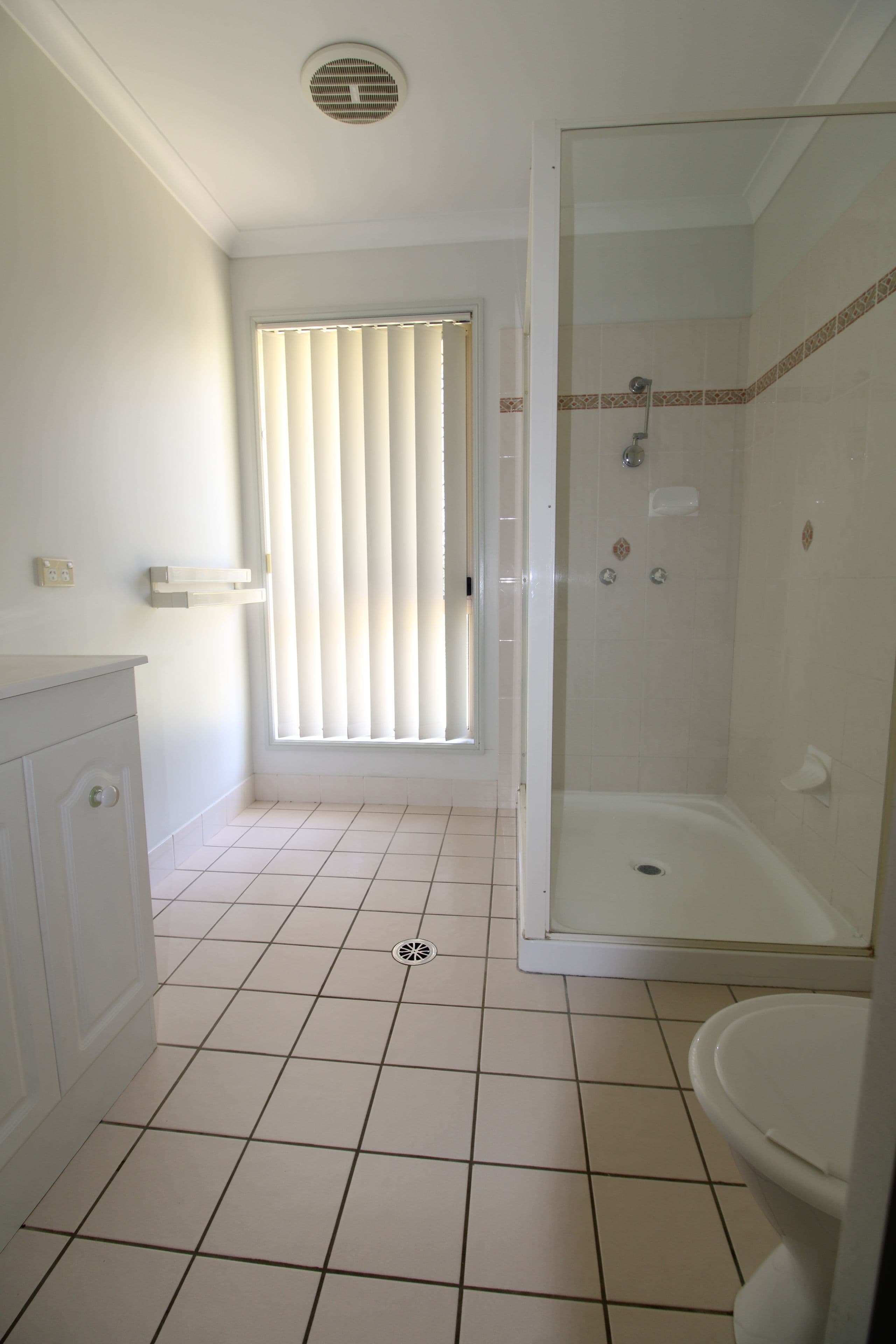 13 Whitchurch Road, Emerald QLD 4720, Emerald - Thumbnail 6