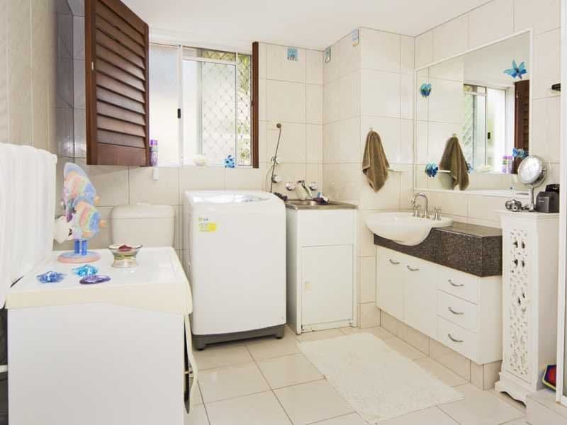 241 Golden Four Drive, BILINGA QLD 4225, Bilinga - Thumbnail 5