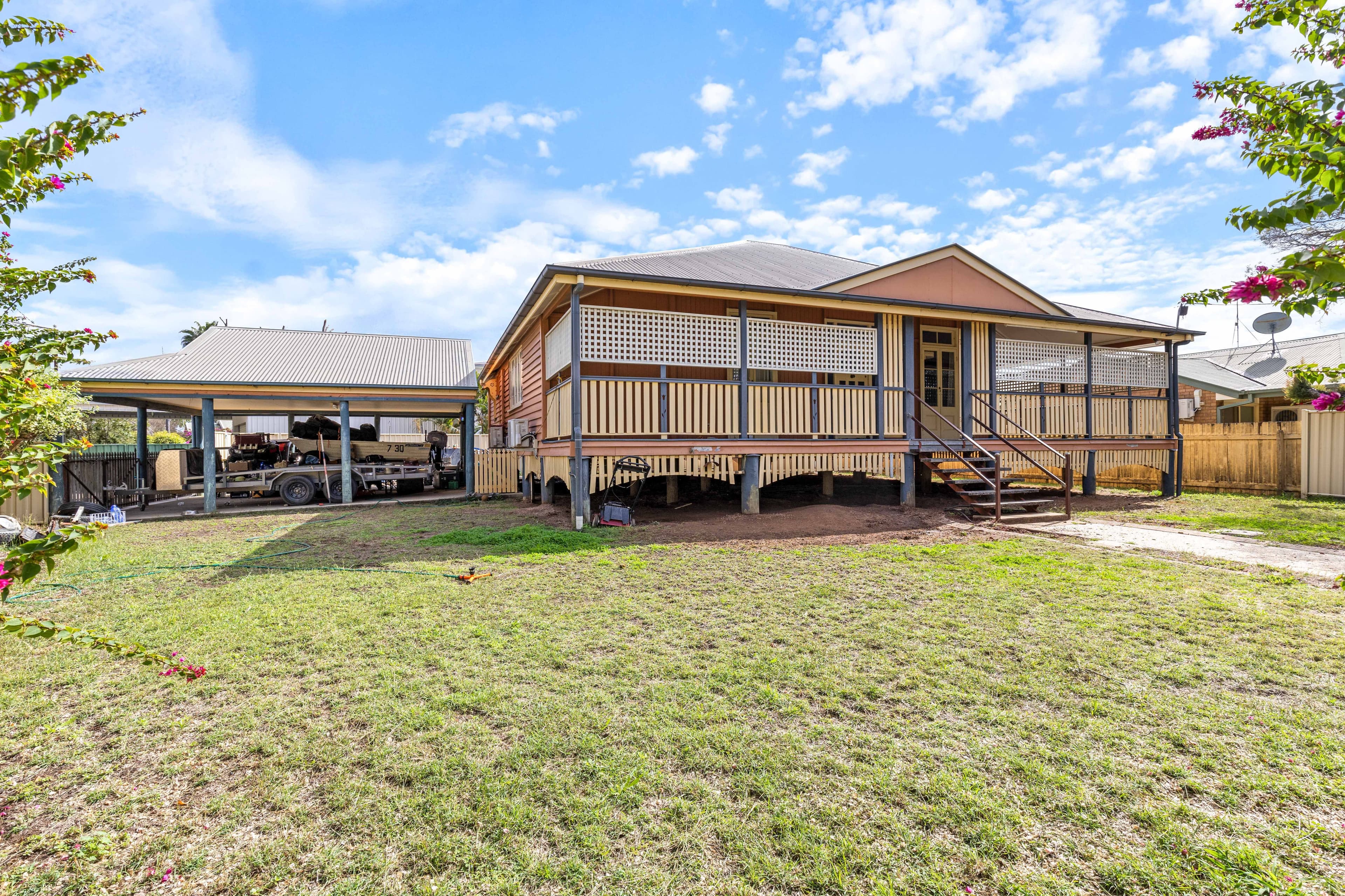 42 Riverview Street, Emerald QLD 4720, Emerald - Thumbnail 2