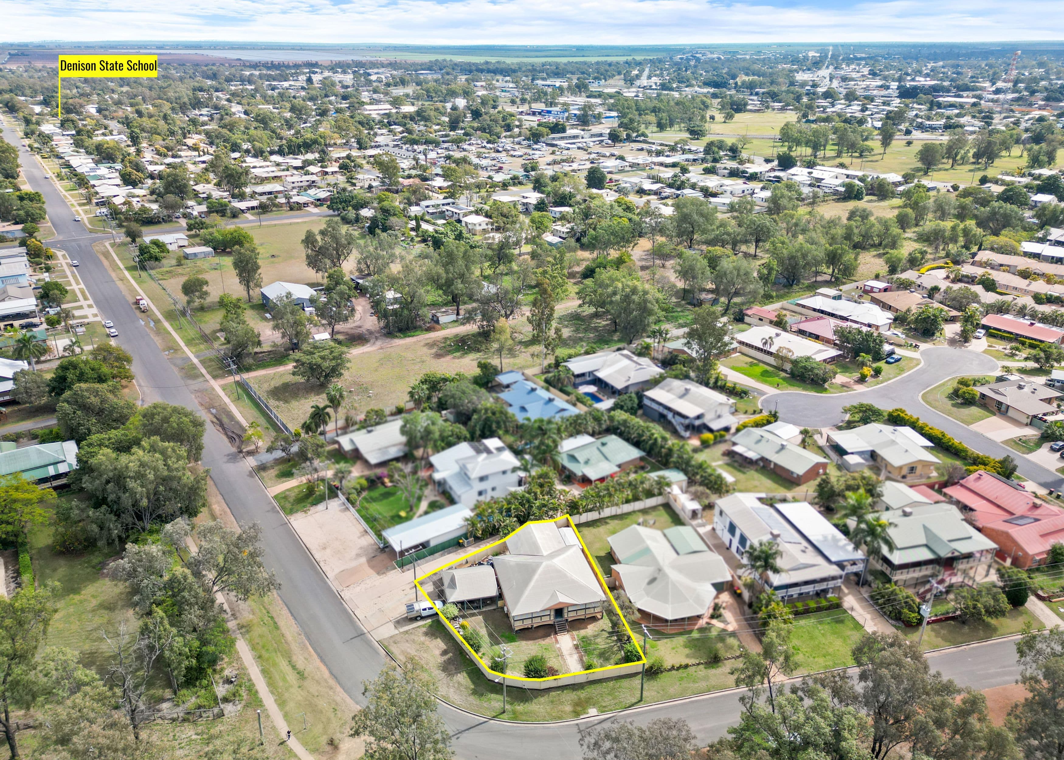 42 Riverview Street, Emerald QLD 4720, Emerald - Thumbnail 3