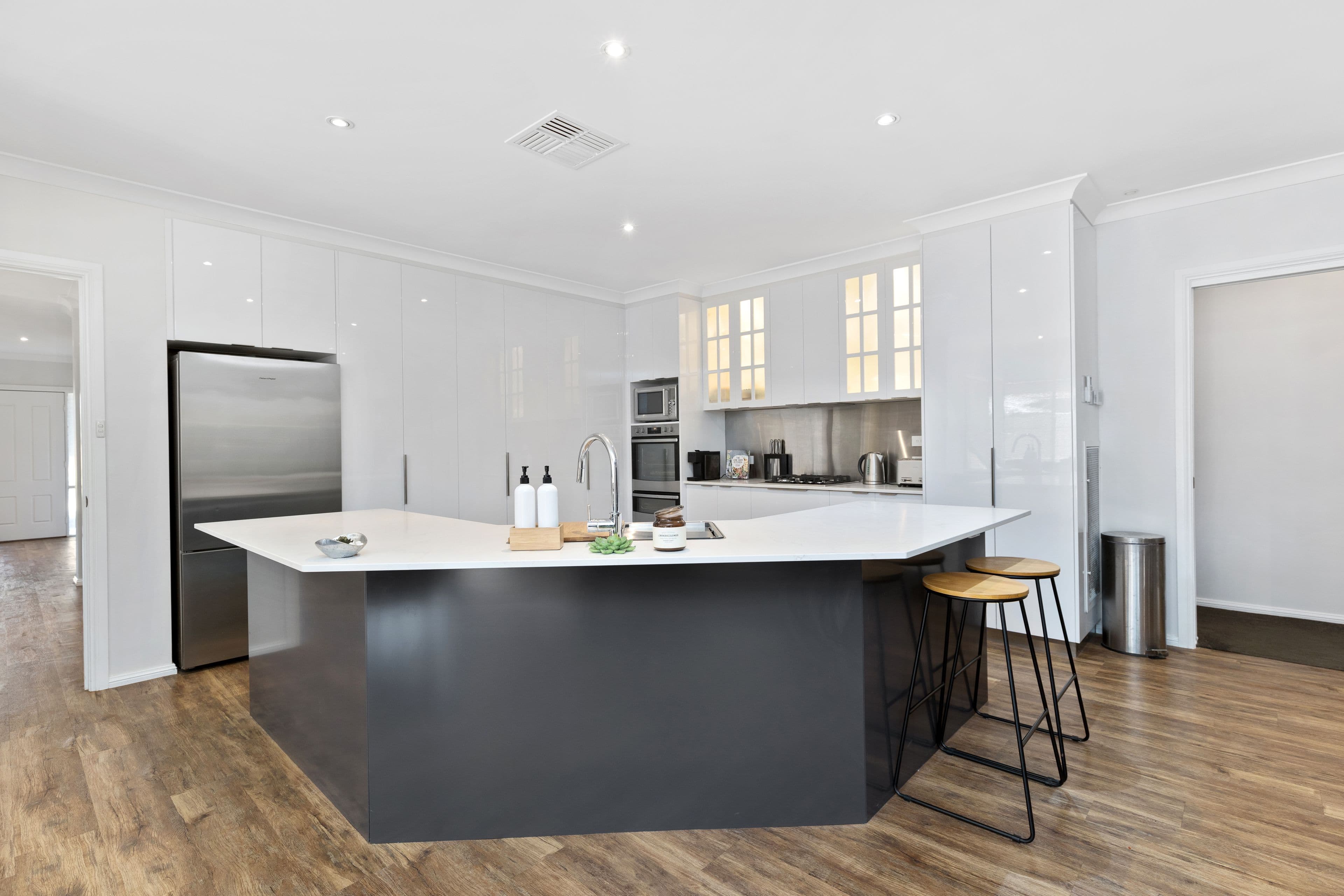 12 Coventry Place, Lake Albert NSW 2650, Lake Albert - Thumbnail 2