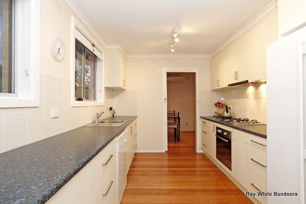 27 Wallara Crescent, BUNDOORA VIC 3083, Bundoora - Thumbnail 3