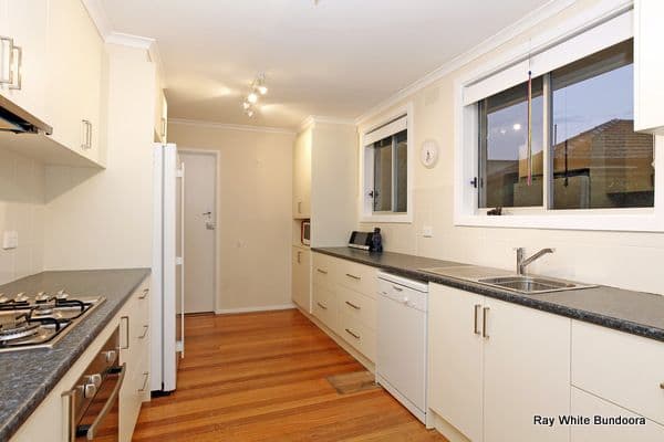 27 Wallara Crescent, BUNDOORA VIC 3083, Bundoora - Thumbnail 4