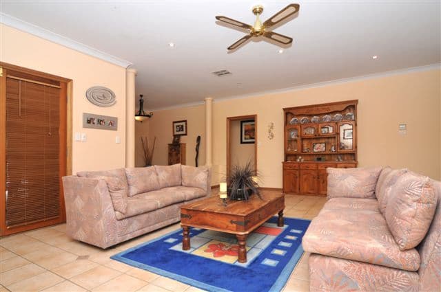 71 Crescent Road, Gympie, QLD, 4570, Gympie - Thumbnail 4