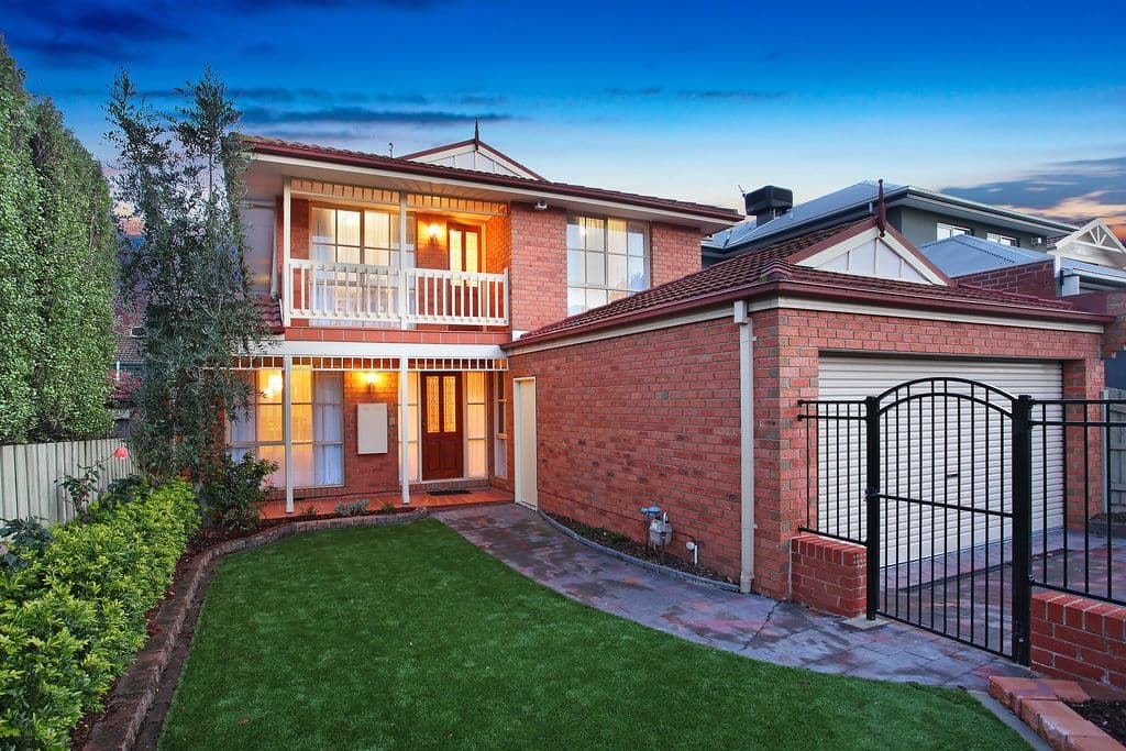 8 Parkview Crescent, HAMPTON EAST VIC 3188, Hampton East - Thumbnail 2
