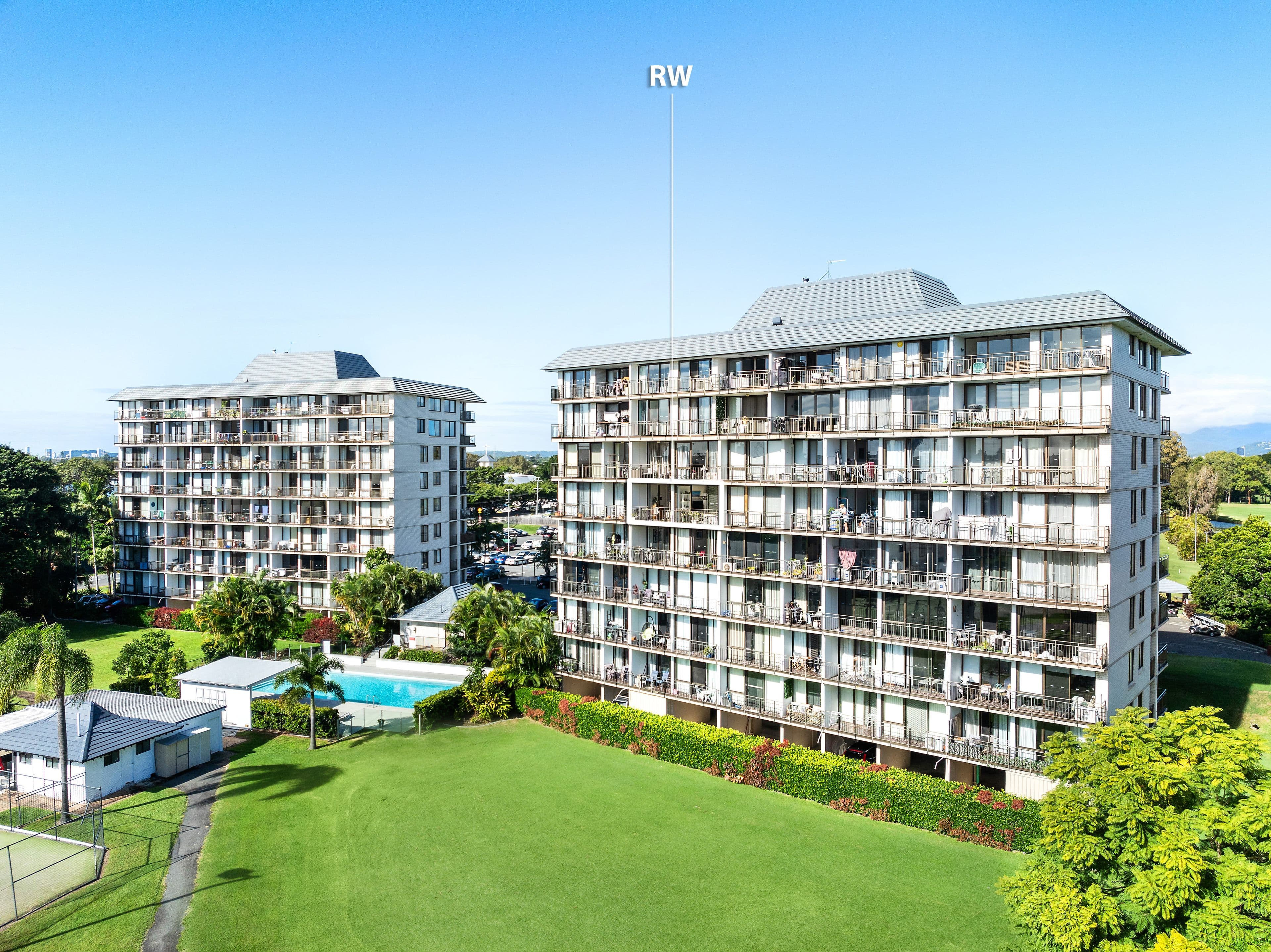 11 Fairway Drive, Clear Island Waters QLD 4226, Clear Island Waters - Thumbnail 2