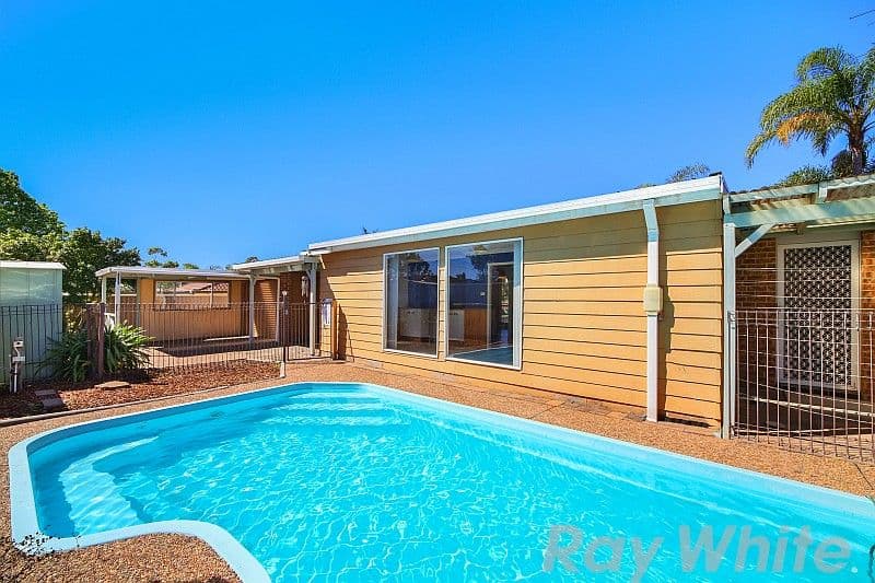 3 Emma Close, Lake Haven - Thumbnail 2