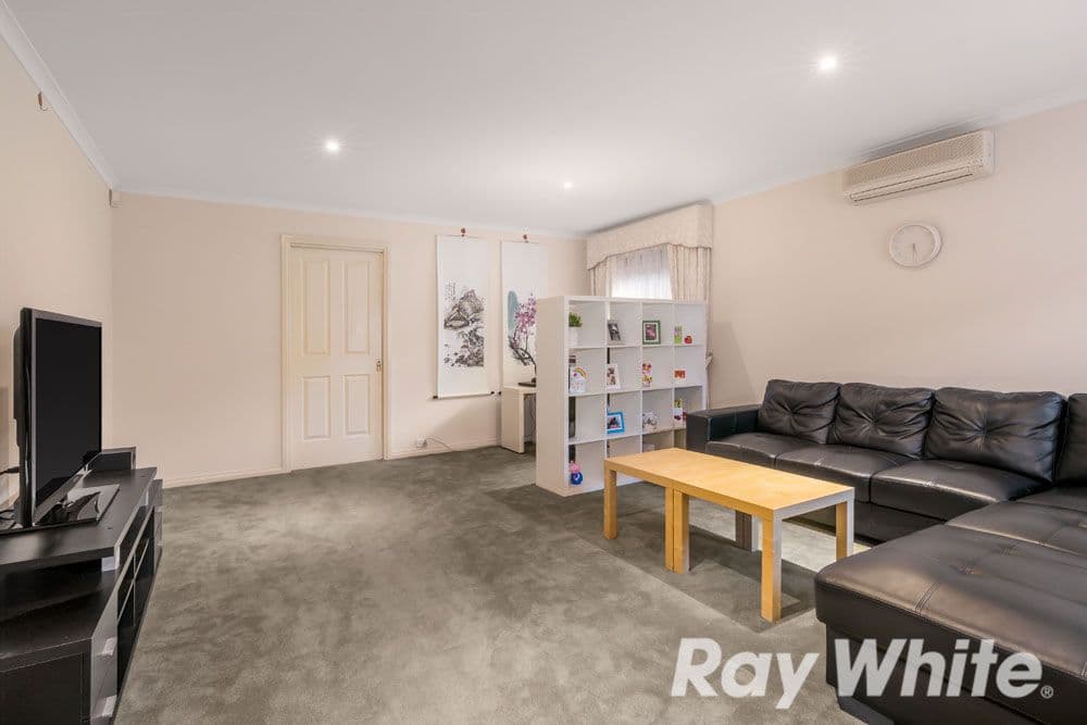 7 Leo Close, Wantirna South VIC 3152, Wantirna South - Thumbnail 2