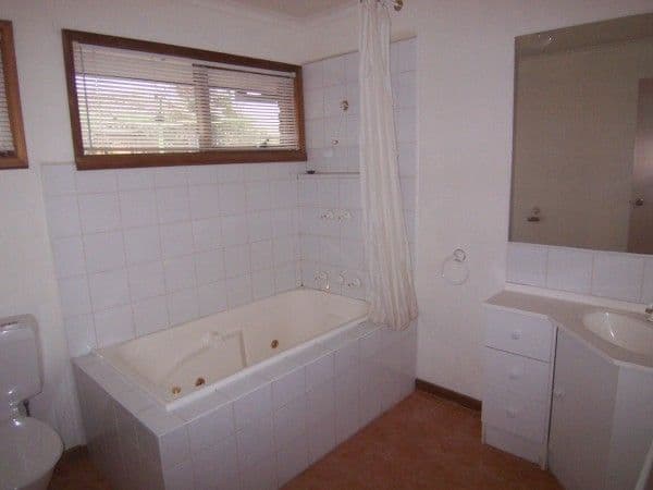 8 Arcadia Street, CARRUM DOWNS VIC 3201, Carrum Downs - Thumbnail 4