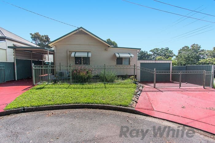 51 Kings Road, Tighes Hill - Image 1