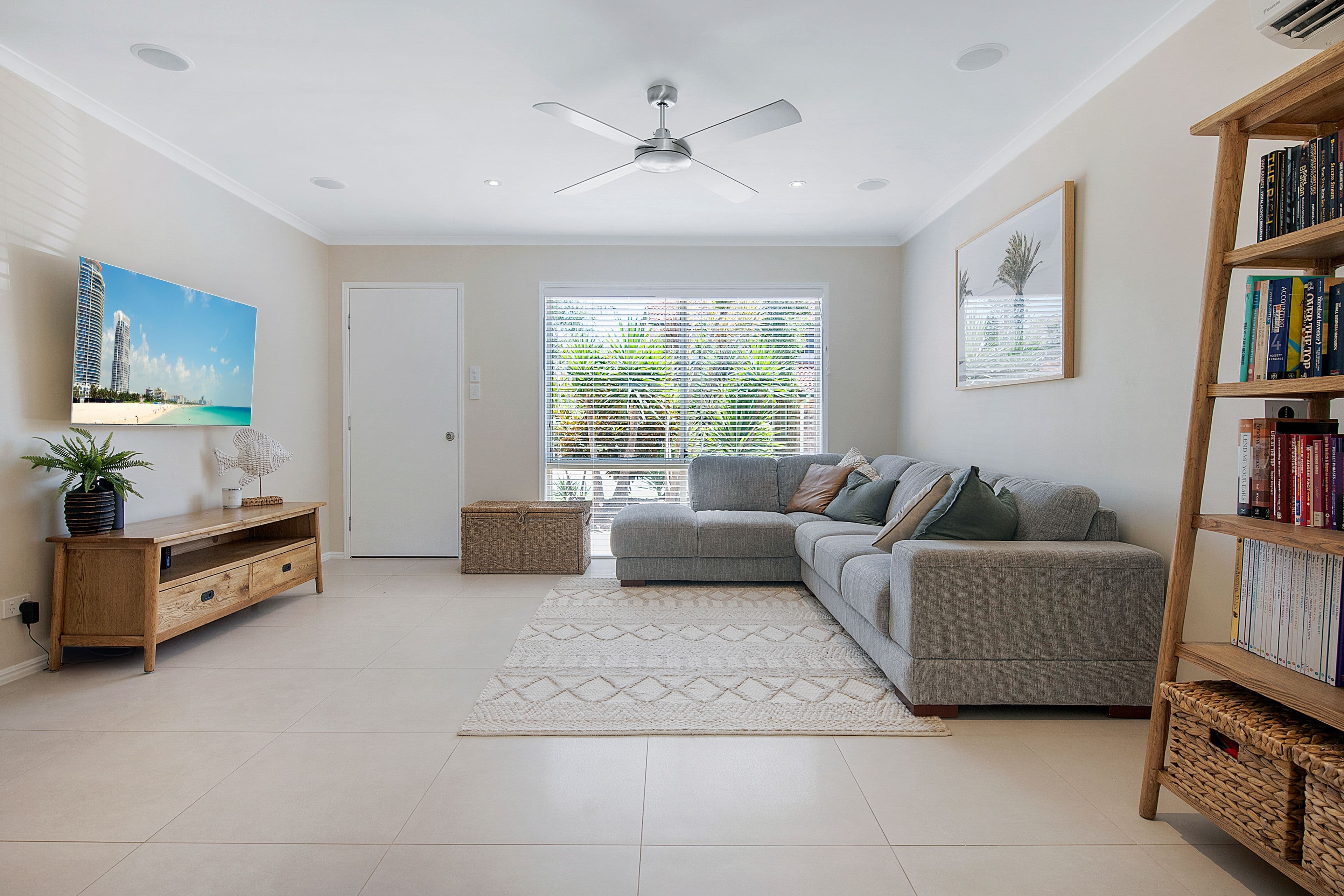 1-5 Santa Cruz Boulevard, Clear Island Waters QLD 4226, Clear Island Waters - Thumbnail 5
