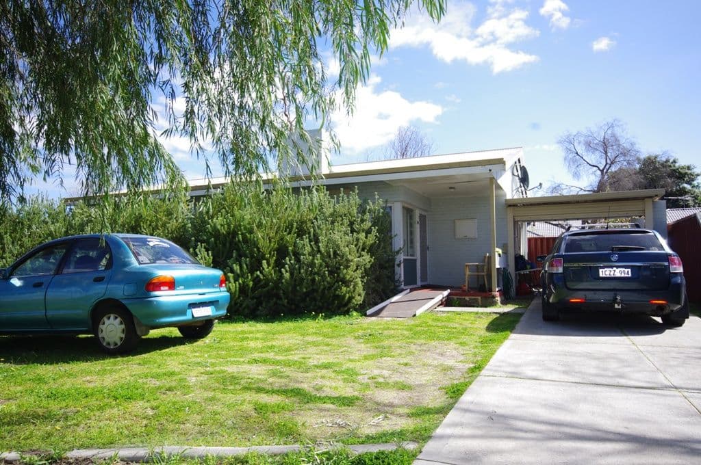 117 Ravenswood Drive, WESTMINSTER WA 6061, Westminster - Thumbnail 2