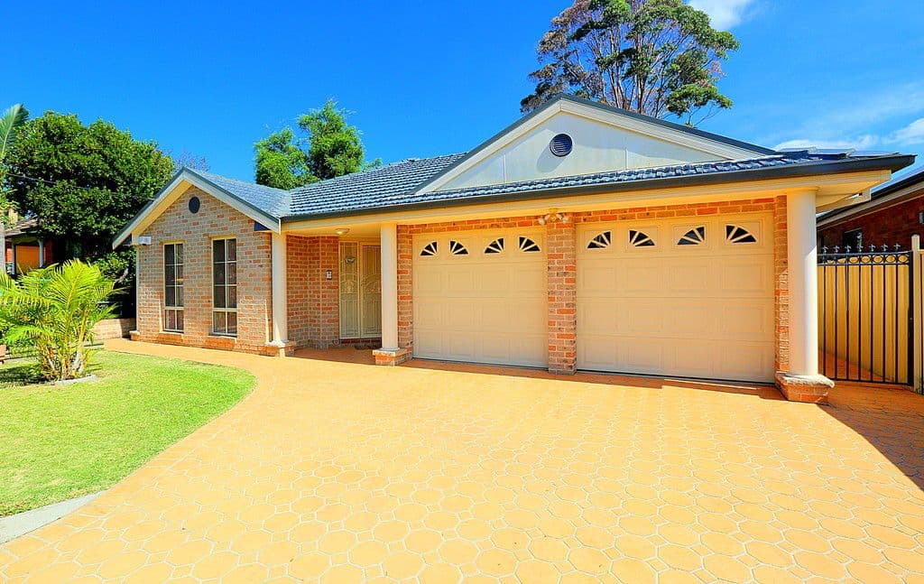 4 Vista Crescent, Chester Hill - Image 1