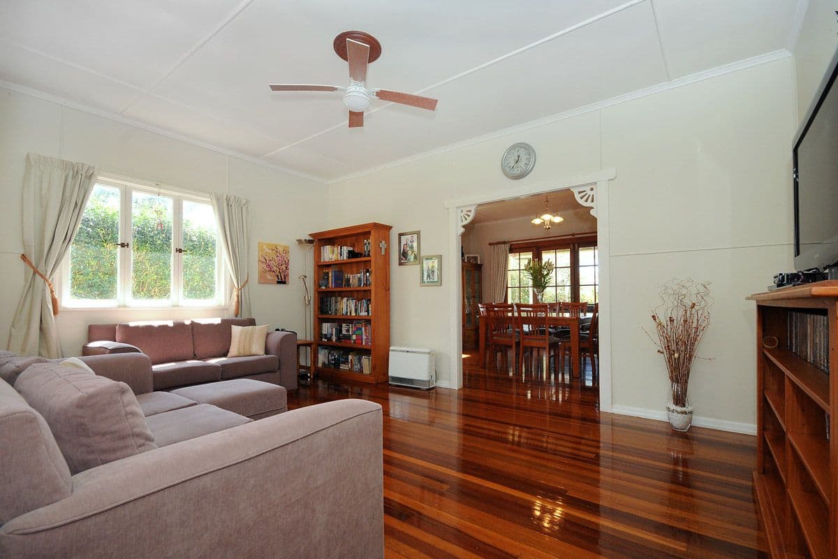 17 Patricia Street, MOUNT LOFTY QLD 4350, Mount Lofty - Thumbnail 2