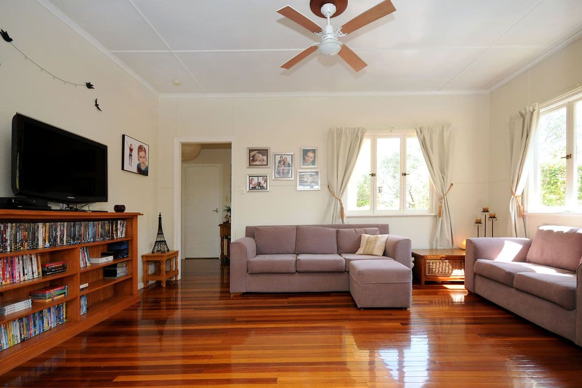 17 Patricia Street, MOUNT LOFTY QLD 4350, Mount Lofty - Thumbnail 3