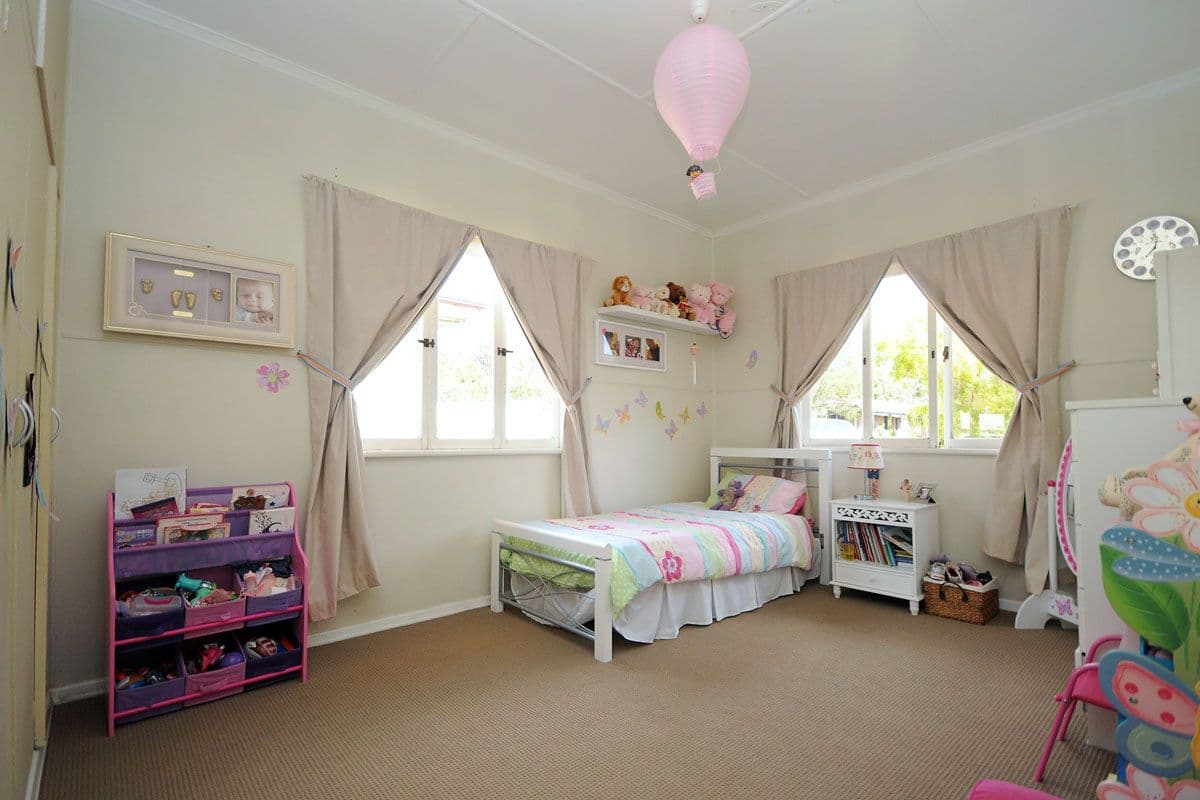 17 Patricia Street, MOUNT LOFTY QLD 4350, Mount Lofty - Thumbnail 7