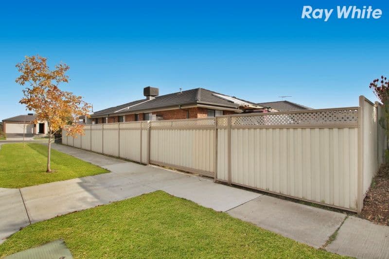 40 Victory Drive, Pakenham VIC 3810, Pakenham - Thumbnail 2
