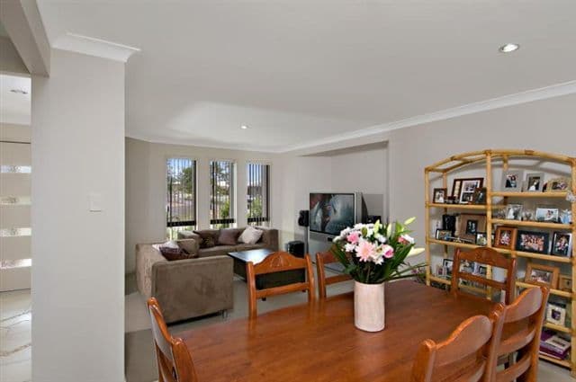 2 Penneshaw Crescent, ORMEAU QLD 4208, Ormeau - Thumbnail 5