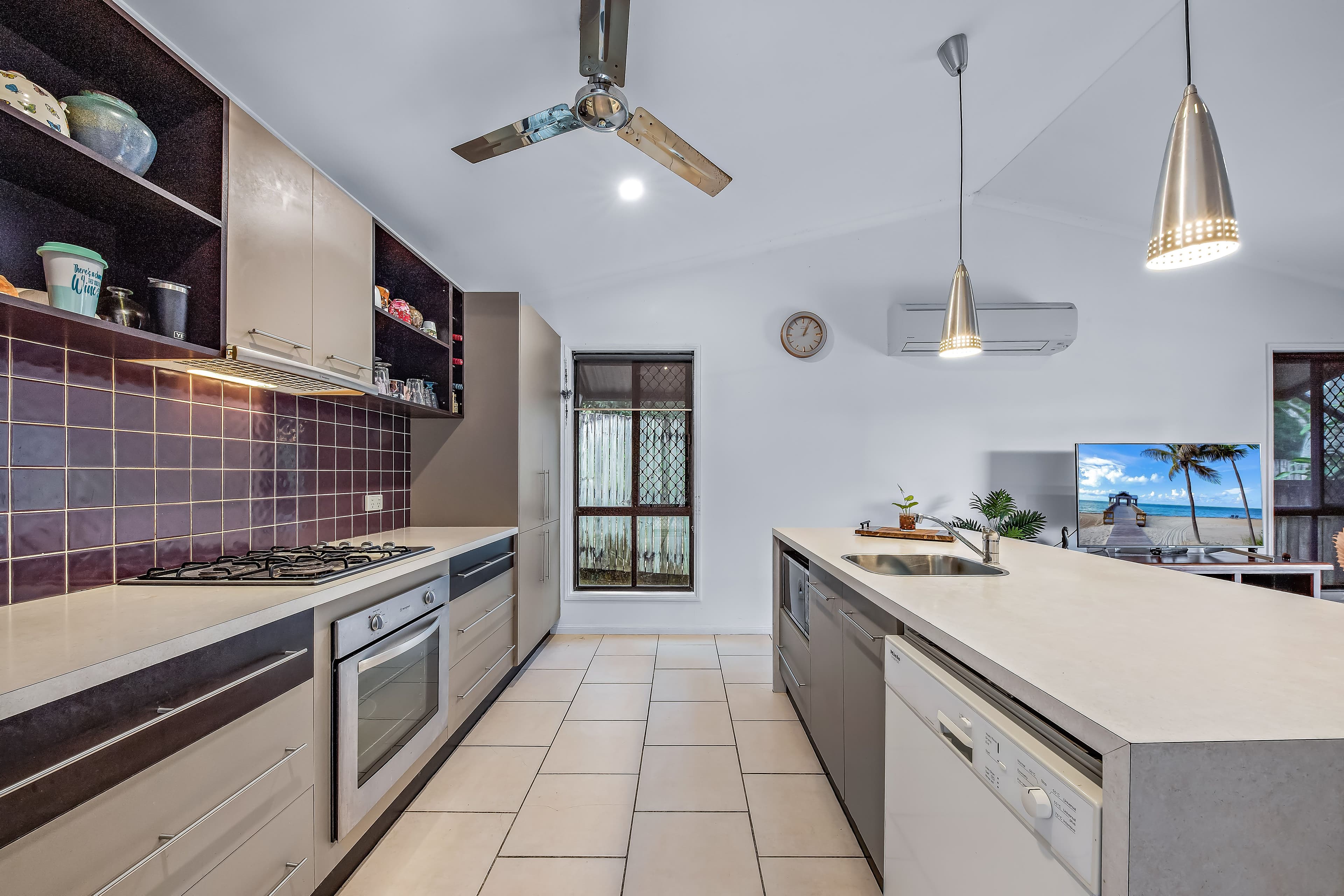 11 Deloraine Close, Cannonvale QLD 4802, Cannonvale - Thumbnail 6