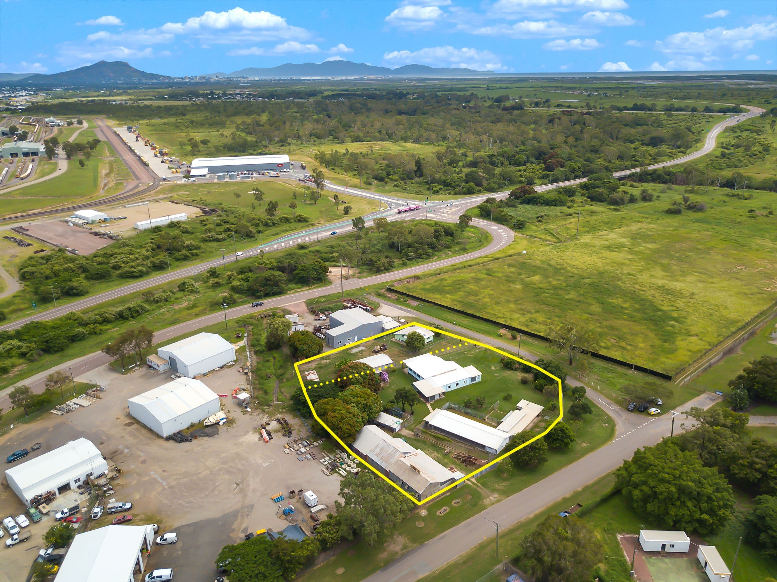 12 Hogan Street, Stuart QLD 4811, Stuart - Thumbnail 3