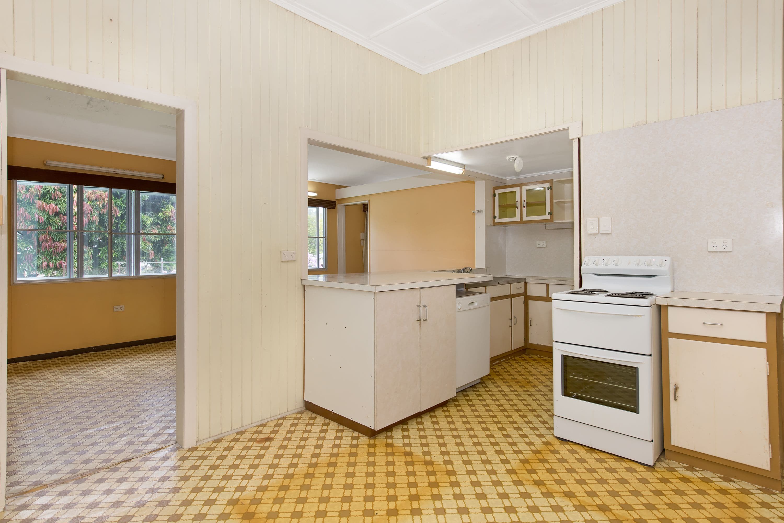12 Hogan Street, Stuart QLD 4811, Stuart - Thumbnail 7