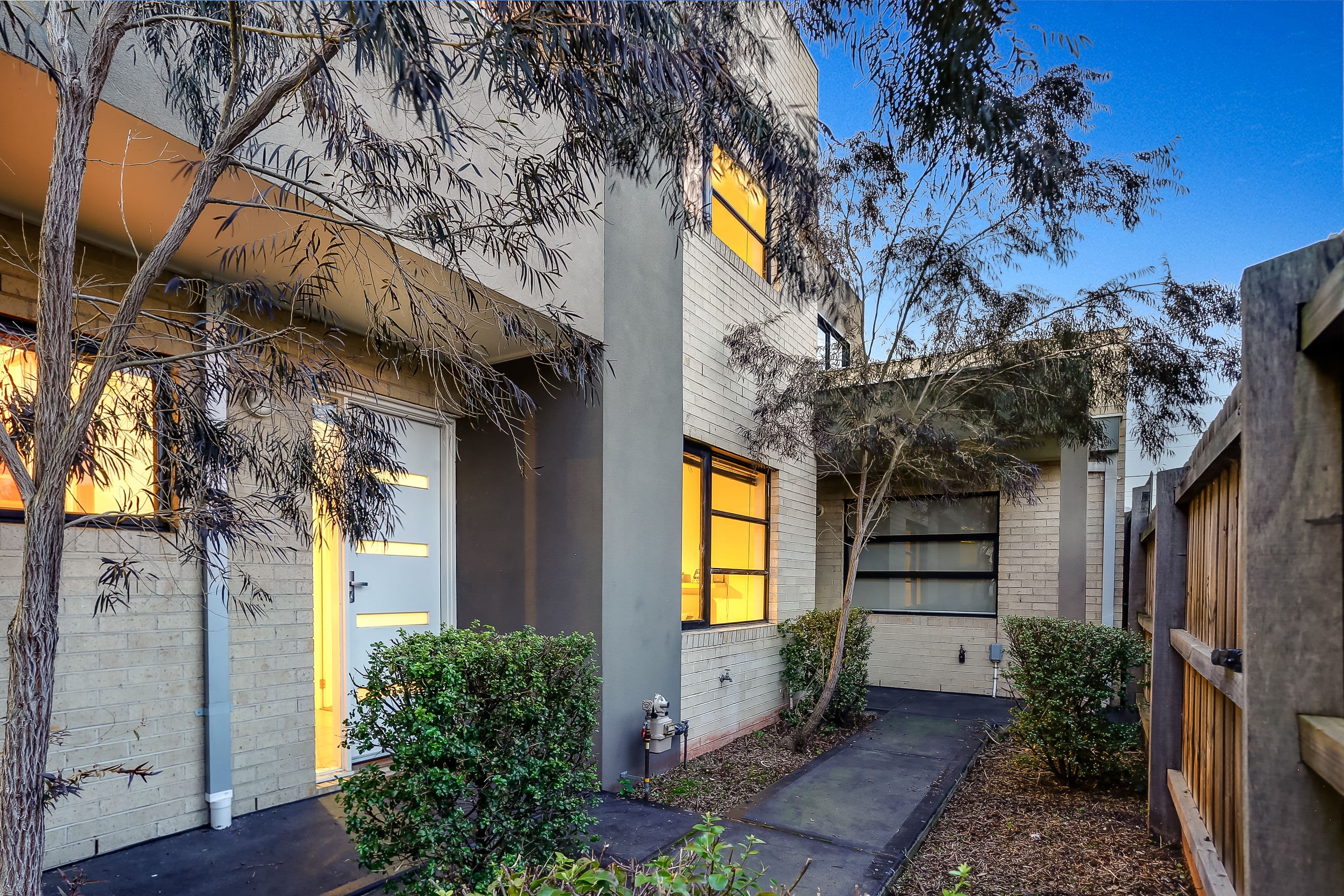 2 McCracken Avenue, Pascoe Vale VIC 3044, Pascoe Vale - Thumbnail 2