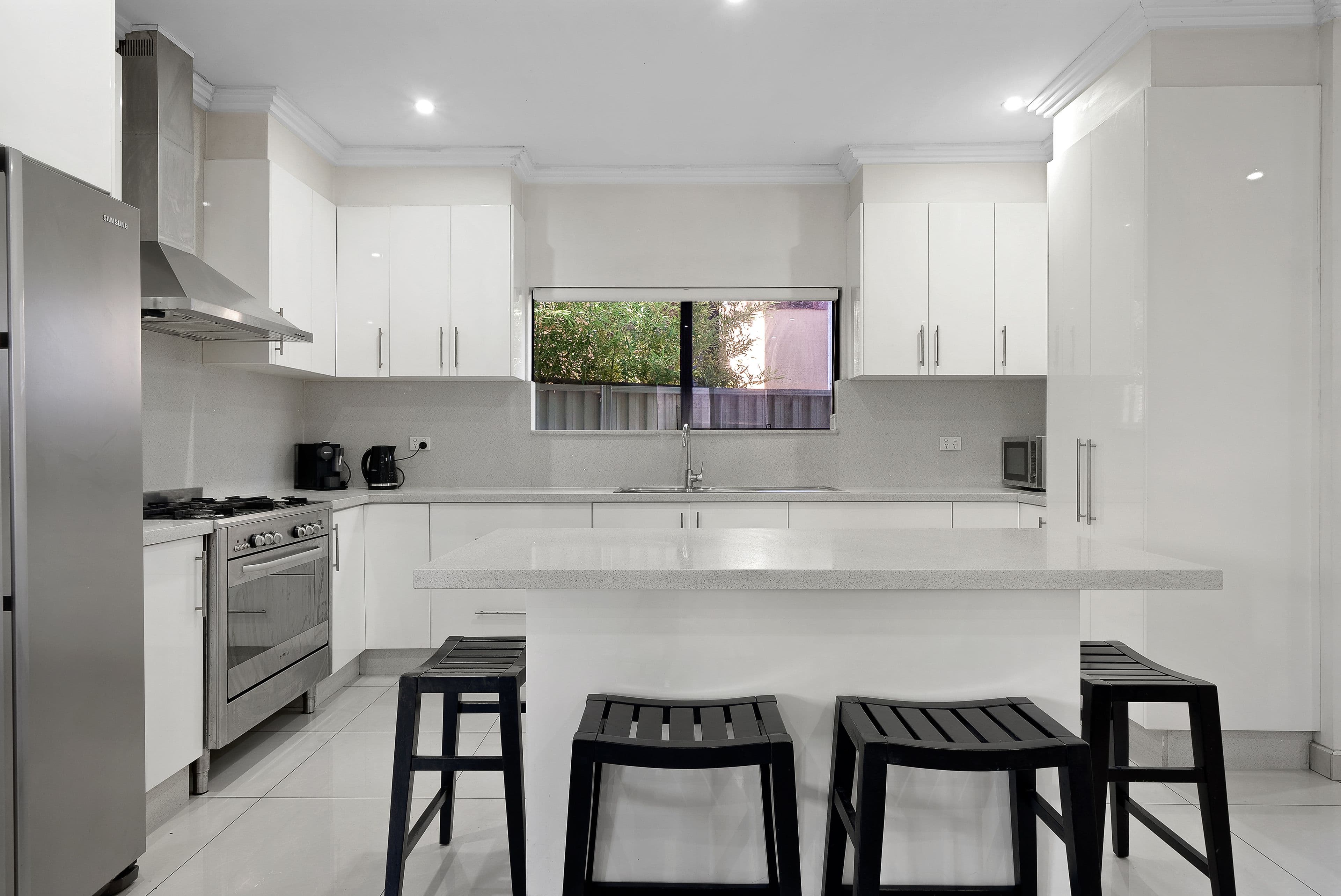 10 Roseland Avenue, Roselands NSW 2196, Roselands - Thumbnail 2