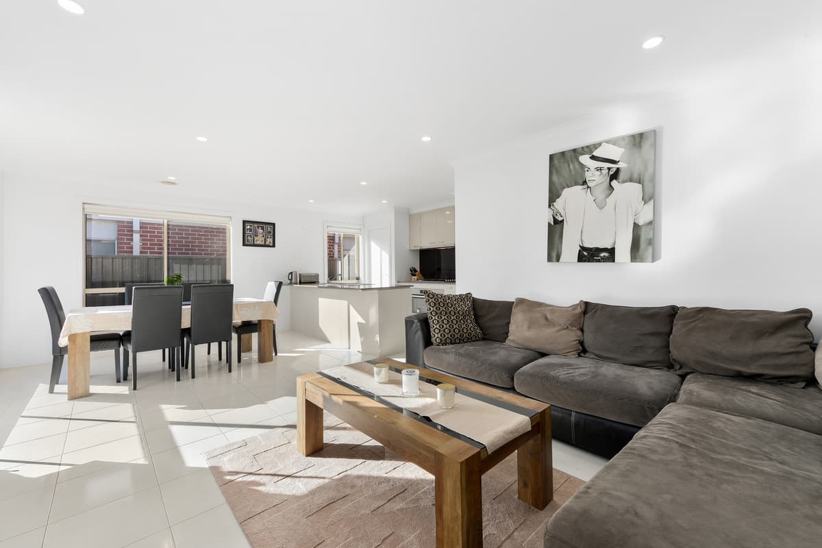 19 Marrone Boulevard, Cranbourne East VIC 3977, Cranbourne East - Thumbnail 5