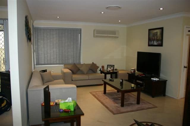 17 linton, Loganlea - Thumbnail 2