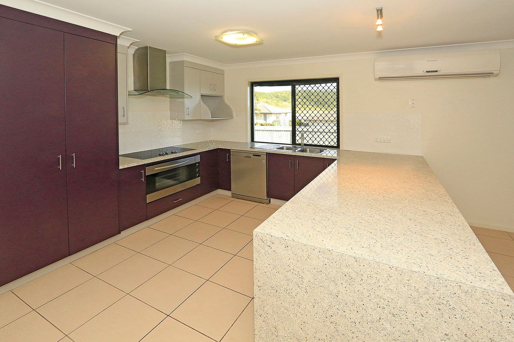 26 Dune Circle, Lammermoor QLD 4703, Lammermoor - Thumbnail 2