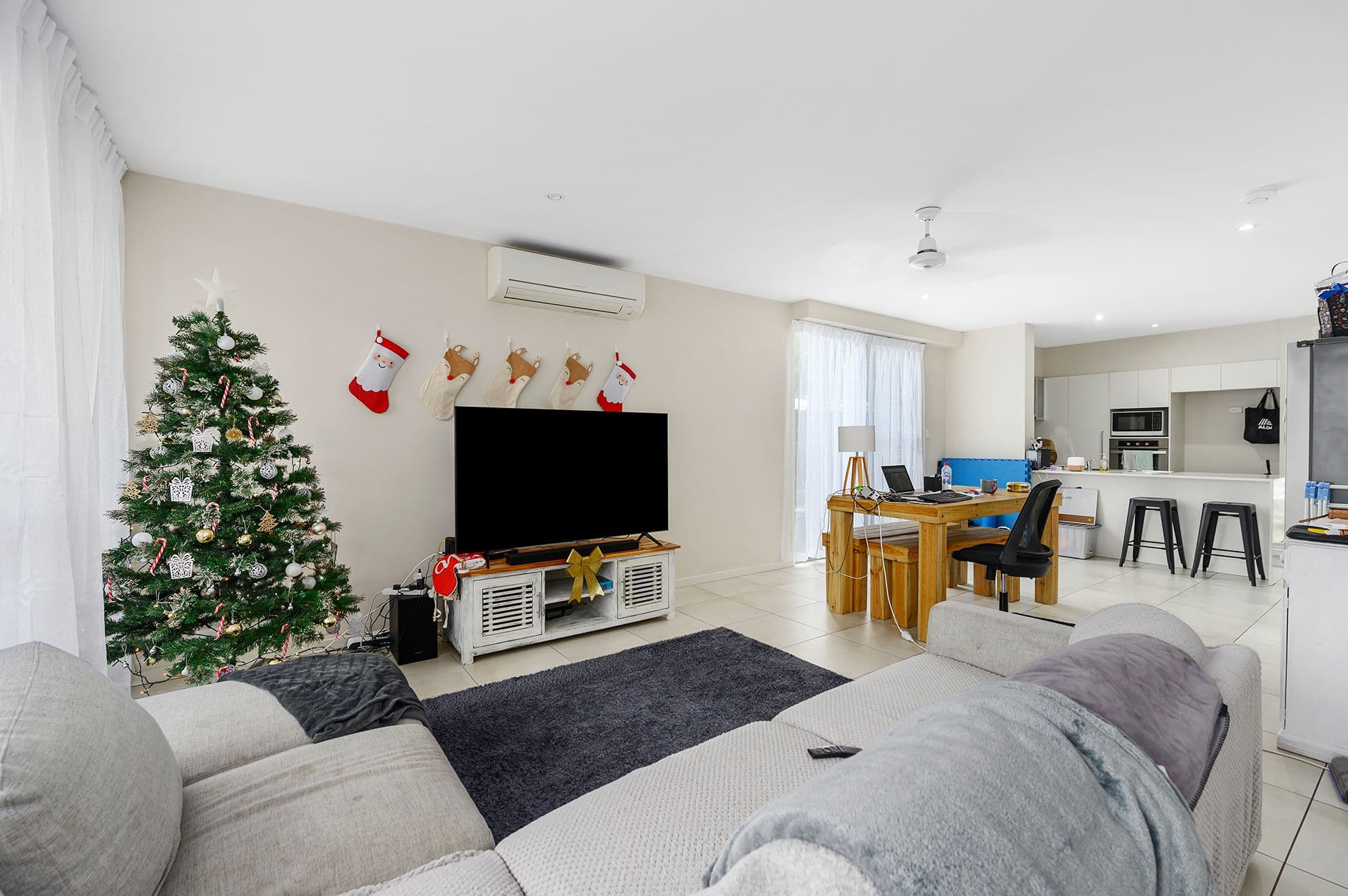 39 Gordon Street, Labrador QLD 4215, Labrador - Thumbnail 3