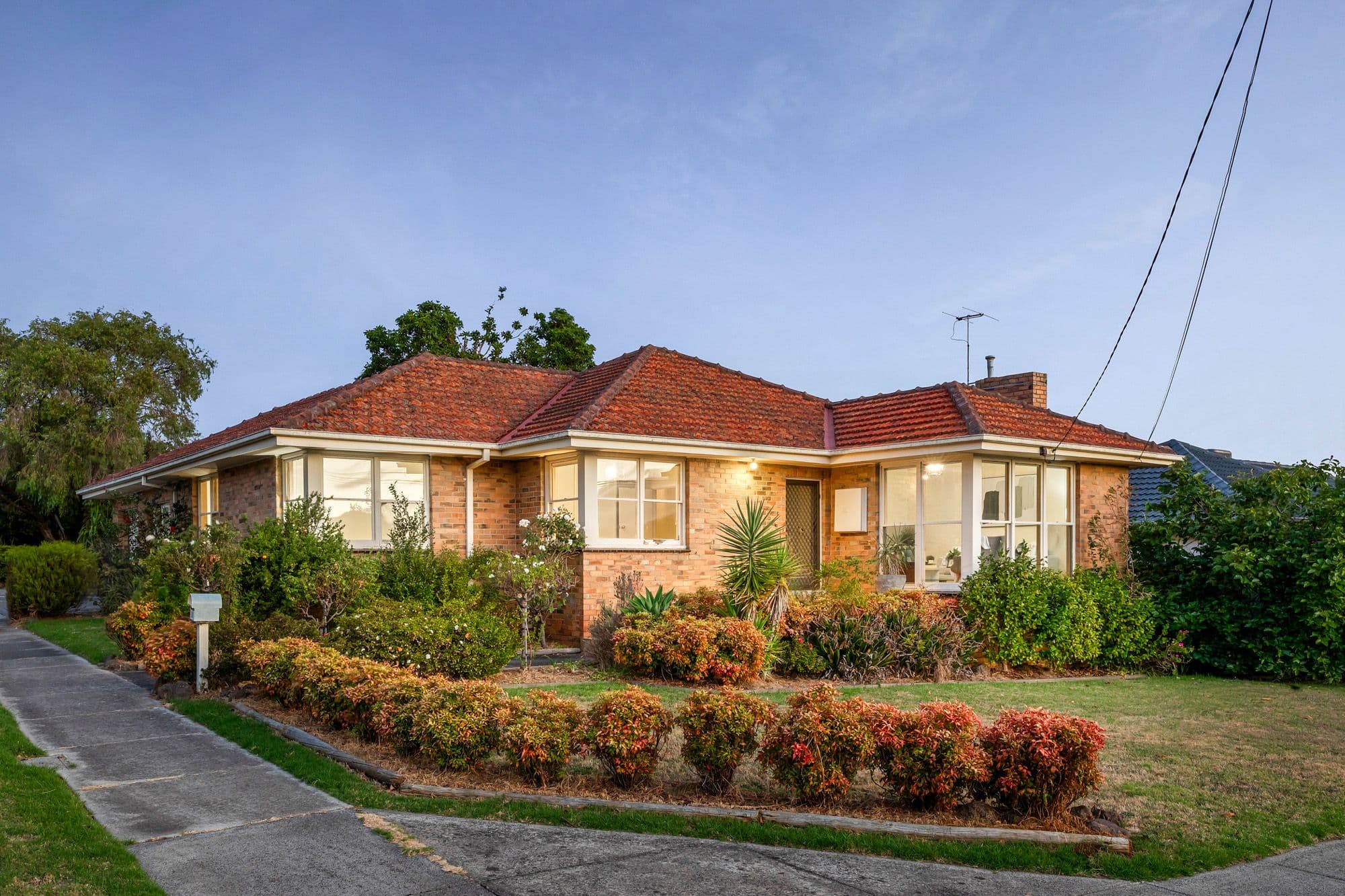 31 Robinlee Avenue, Burwood East VIC 3151, Burwood East - Image 1