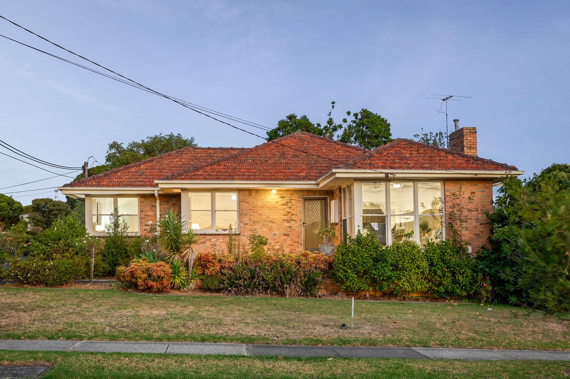 31 Robinlee Avenue, Burwood East VIC 3151, Burwood East - Thumbnail 2