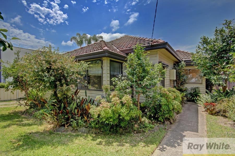 4 Dwyer Avenue, Blakehurst - Image 1