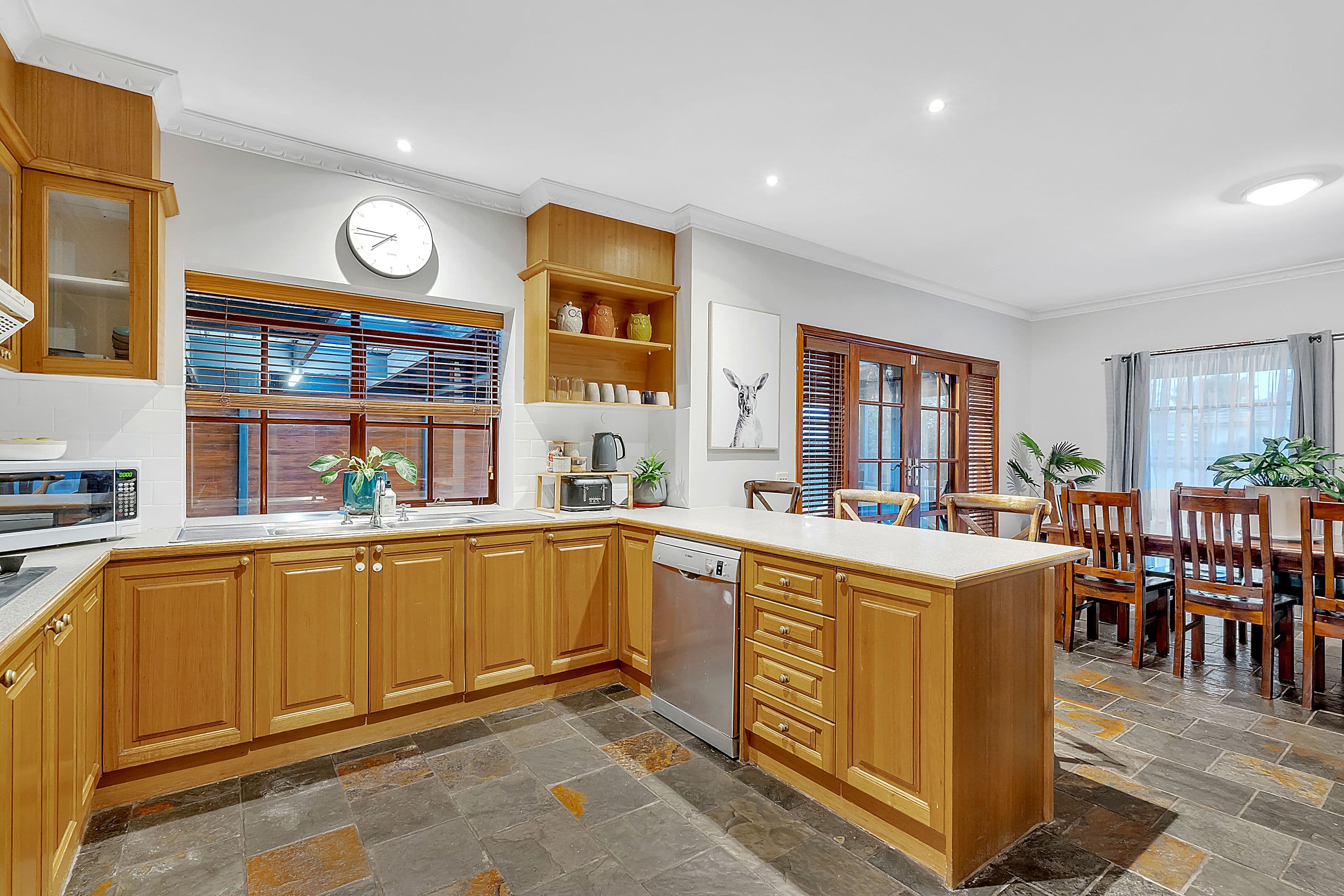 37 Amesbury Avenue, Craigieburn VIC 3064, Craigieburn - Thumbnail 5