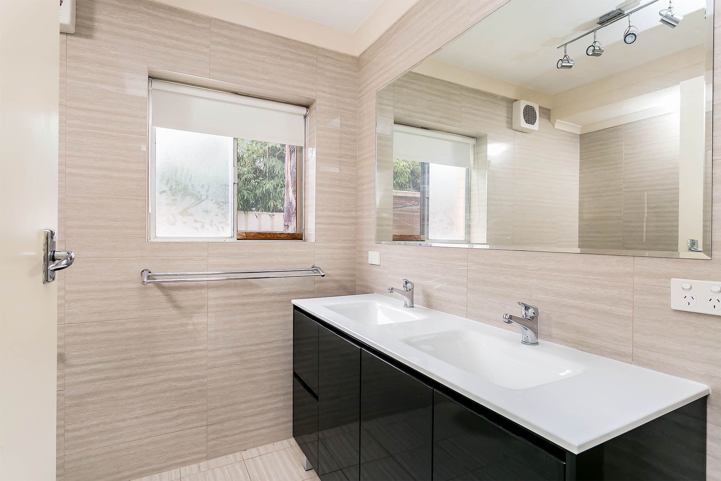 16 Russell Street East, Rosewater SA 5013, Rosewater - Thumbnail 2