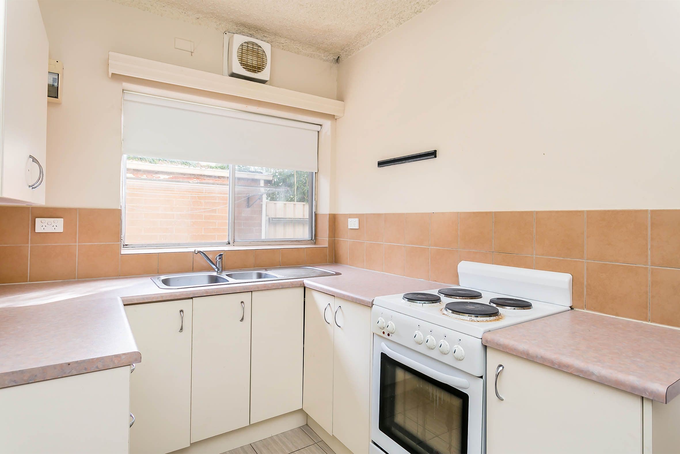 16 Russell Street East, Rosewater SA 5013, Rosewater - Thumbnail 4