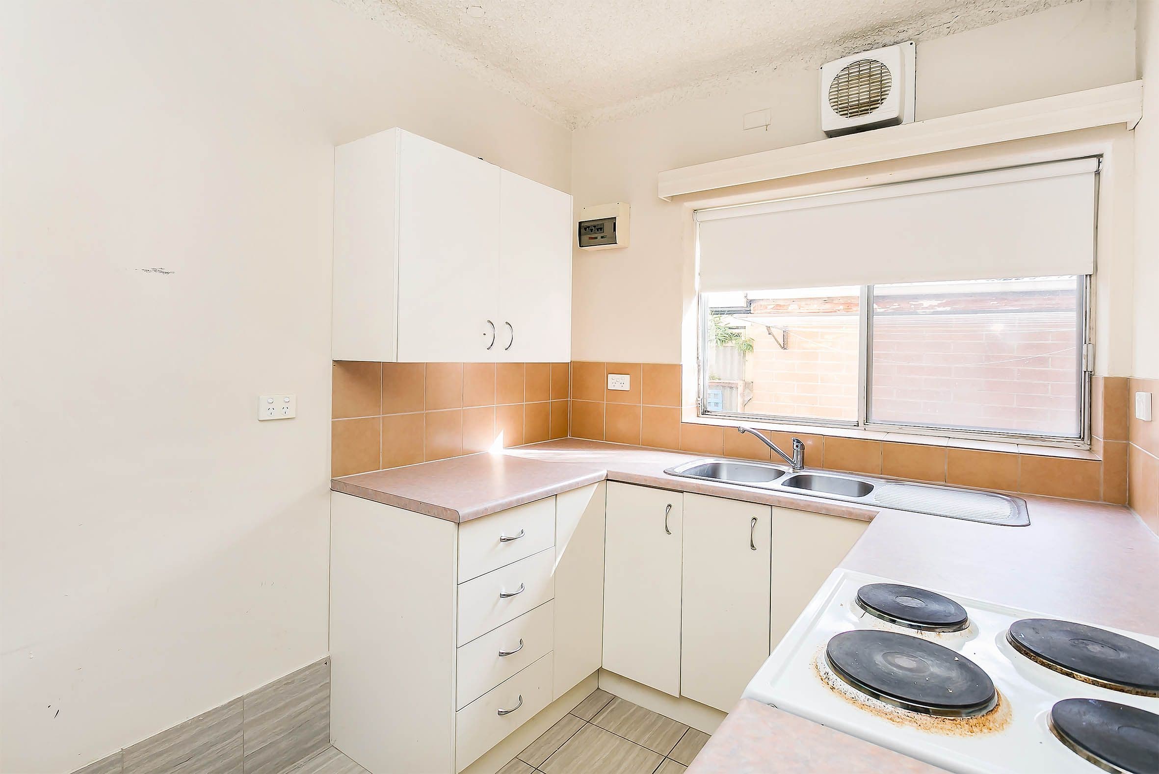 16 Russell Street East, Rosewater SA 5013, Rosewater - Thumbnail 5