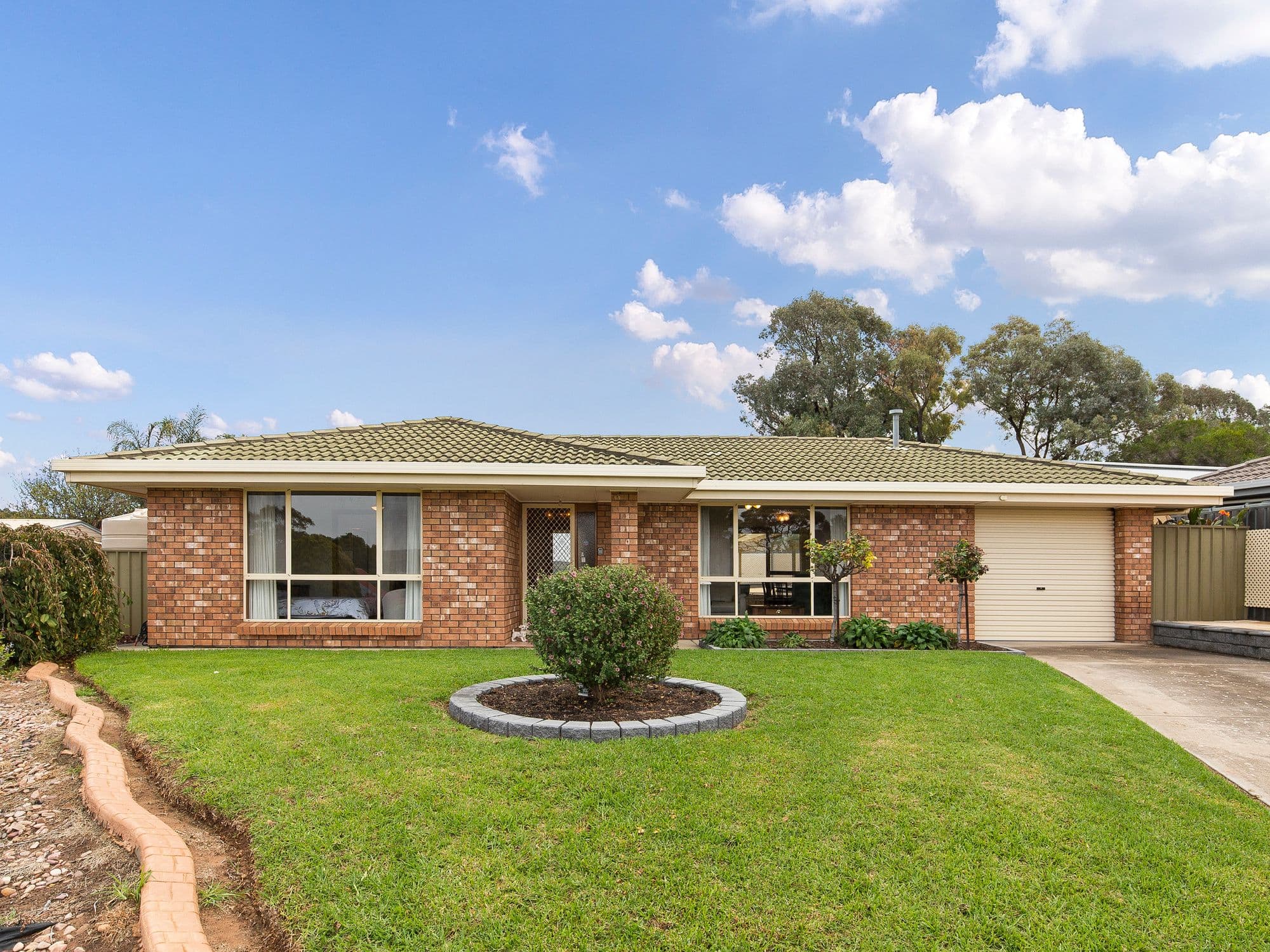 8 Bendigo Close, Trott Park SA 5158, Trott Park - Image 1