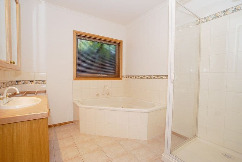 2 Bottlebrush Court, Langwarrin VIC 3910, Langwarrin - Thumbnail 5